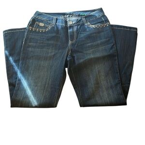 Women’s INC Curvy fit flare leg w/rhinestone details on pockets. #10146